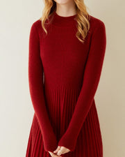 Ausgestelltes Kleid aus reinem Kaschmir