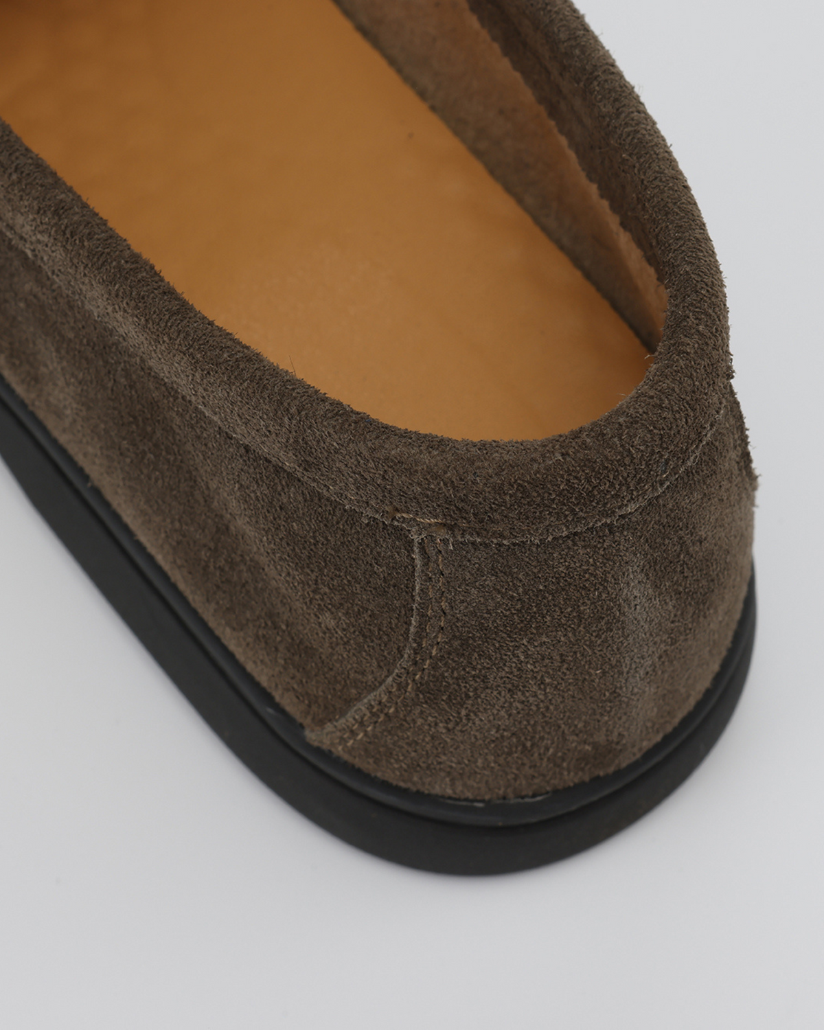 Premium Wildleder-Loafer - Schwarze Sohlen