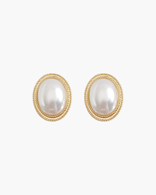 Radiance Oval Perlenohrstecker